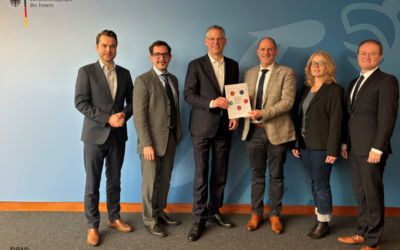 Delegation des Umsetzungsbeirates übergibt Bewertungsbericht zur Umsetzung der Deutschen Resilienzstrategie an das BMI
